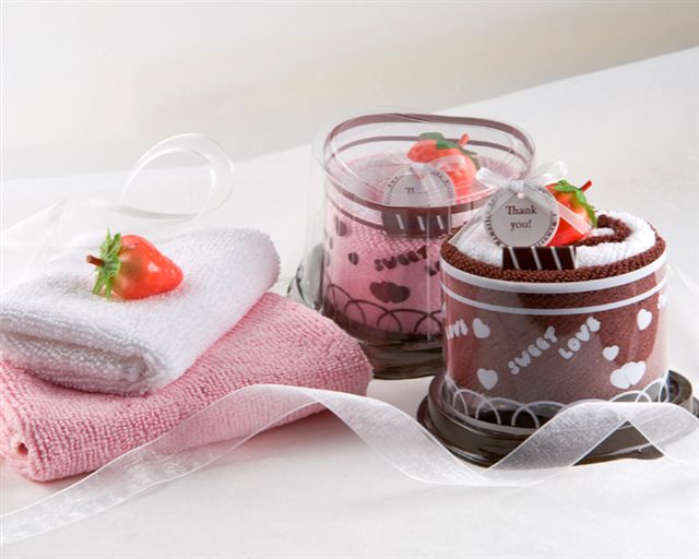 A71001 - Sweet Heart Towel Cake Dessert Favour