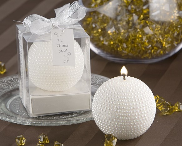 A81000 - Shimmering White Ball Candle Favour