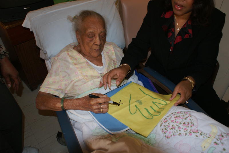 100 yr old Anna Dickerson, "Majic Quilt for Haiti"